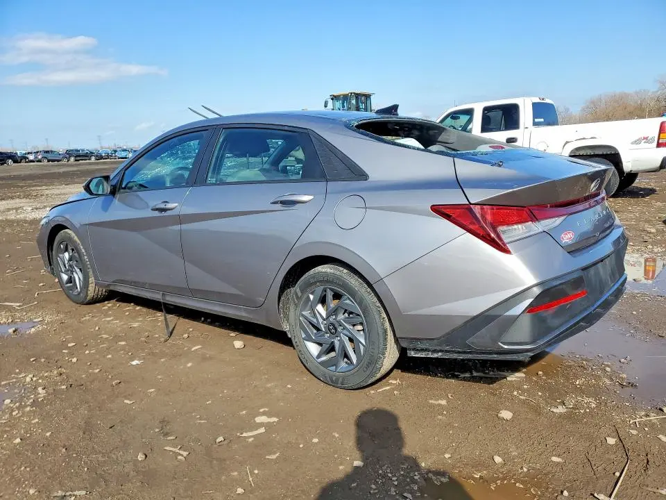 2024 HYUNDAI ELANTRA SEL  
