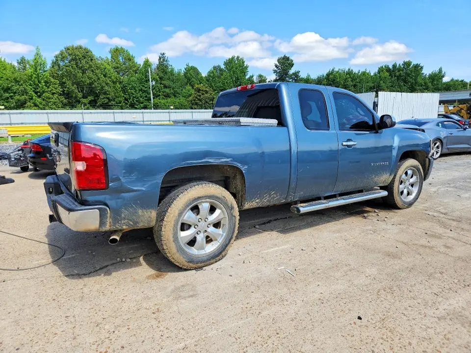 2011 CHEVROLET SILVERADO C1500 LT  