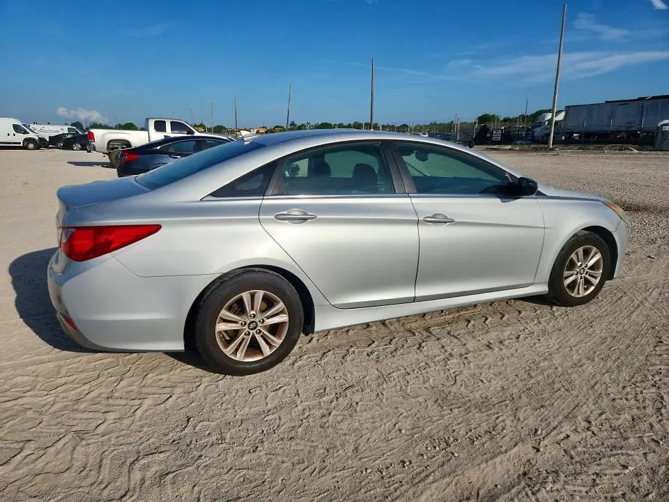 2014 HYUNDAI SONATA GLS  