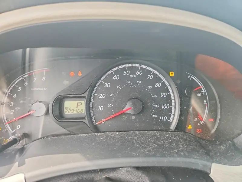 2011 TOYOTA SIENNA LE  