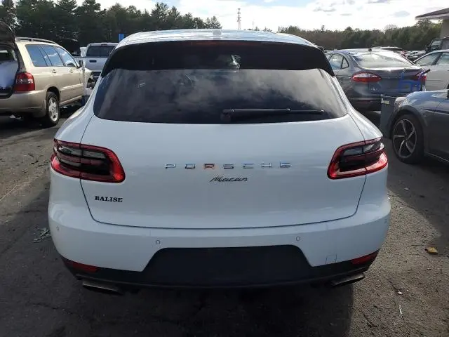 2017 PORSCHE MACAN   