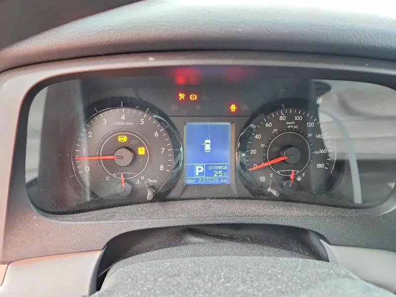 2016 TOYOTA SIENNA LE  