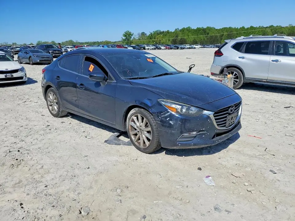 2017 MAZDA 3 TOURING  