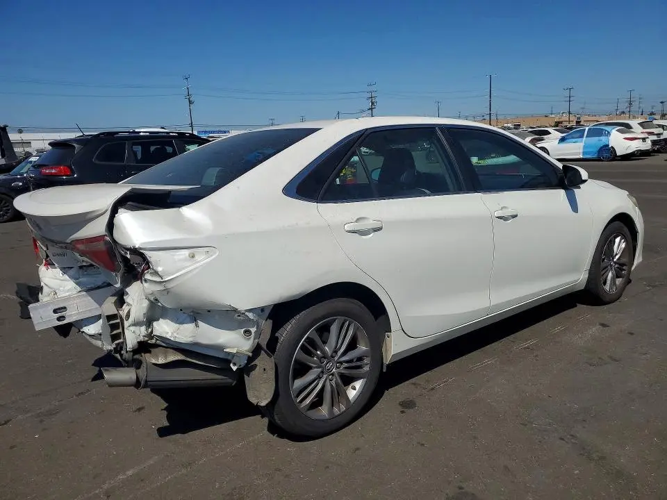 2016 TOYOTA CAMRY SE  
