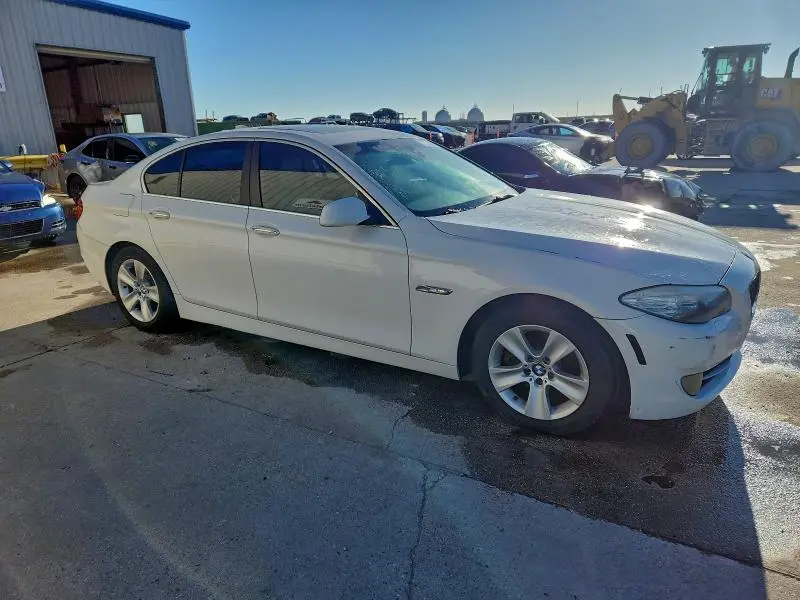 2011 BMW 528 I  