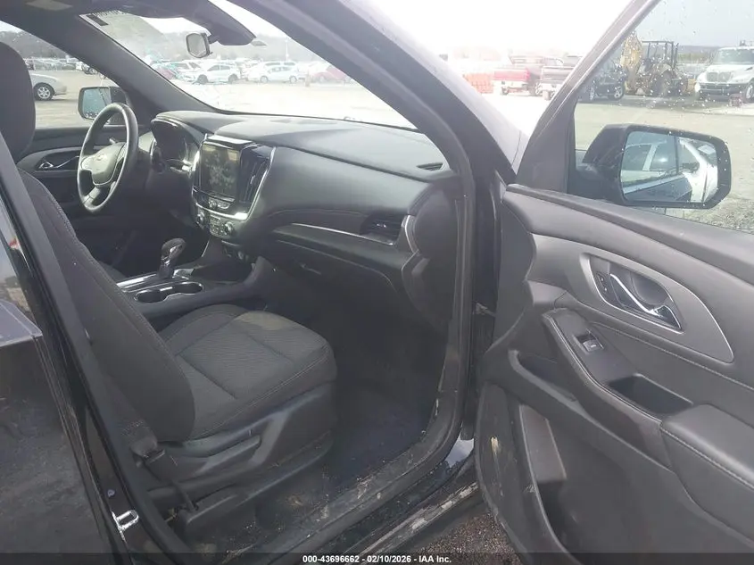 2023 CHEVROLET TRAVERSE FWD LT CLOTH