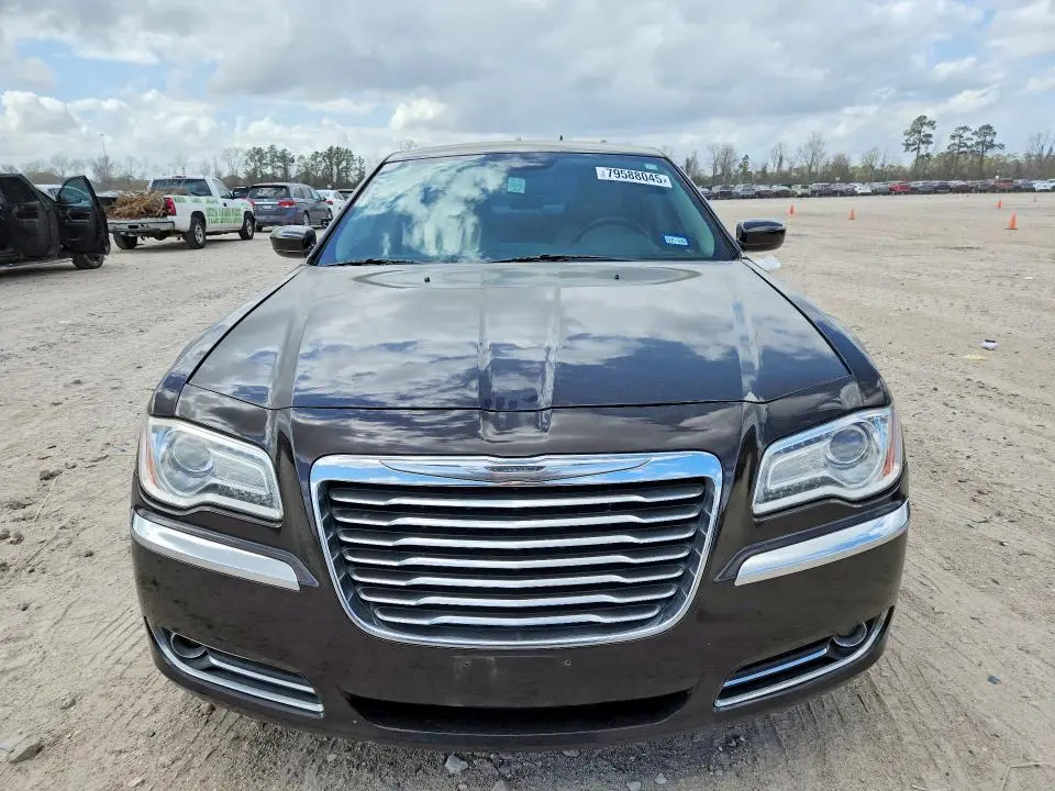 2013 CHRYSLER 300   