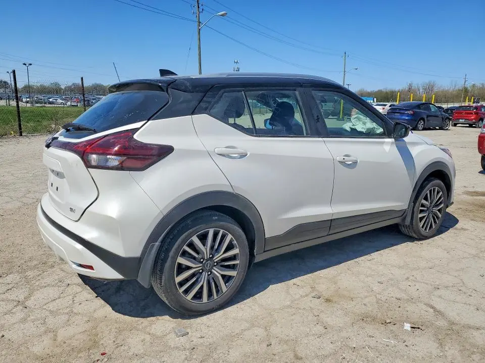 2023 NISSAN KICKS SV  