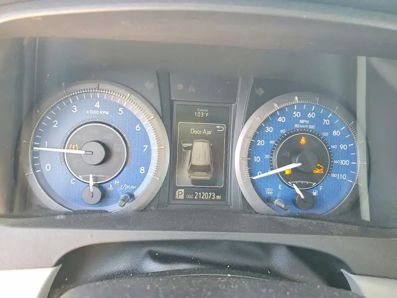 2018 TOYOTA SIENNA LE  