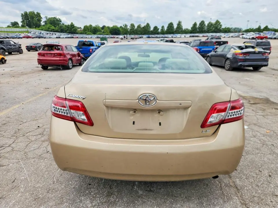 2011 TOYOTA CAMRY LE  