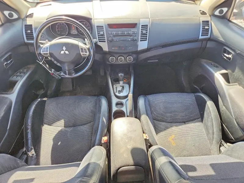 2013 MITSUBISHI OUTLANDER SE  