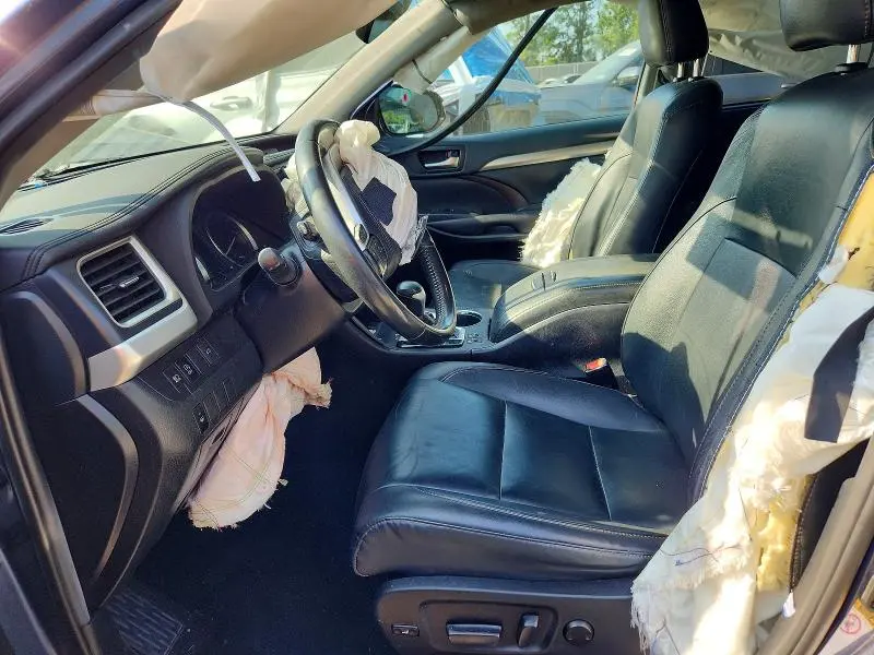 2019 TOYOTA HIGHLANDER XLE  