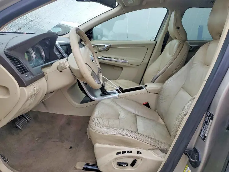 2013 VOLVO XC60 3.2  