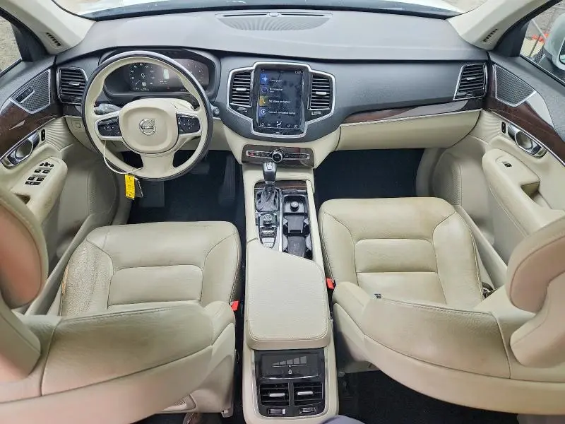 2018 VOLVO XC90 T6  