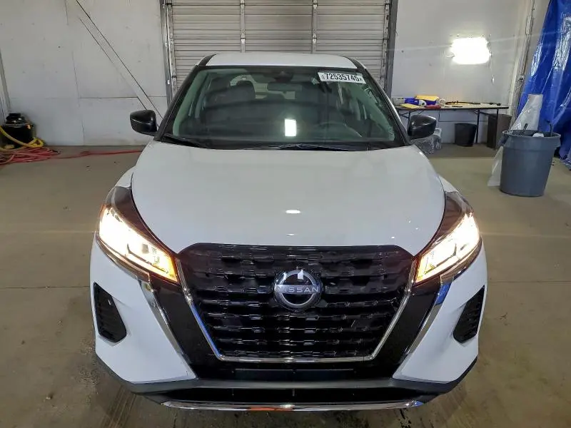 2023 NISSAN KICKS S  