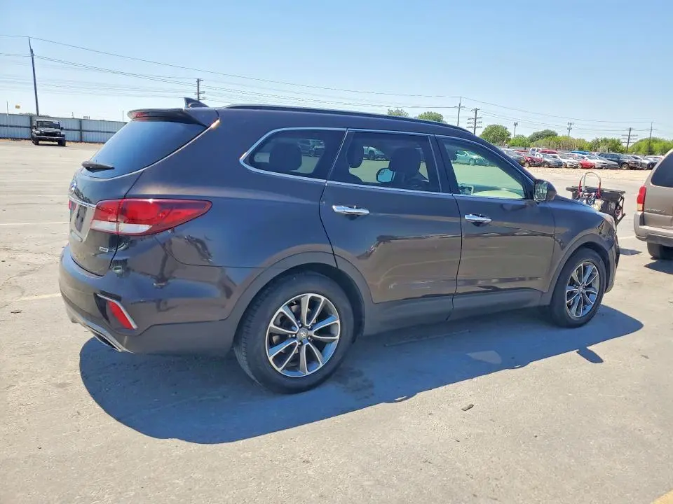 2017 HYUNDAI SANTA FE SE  