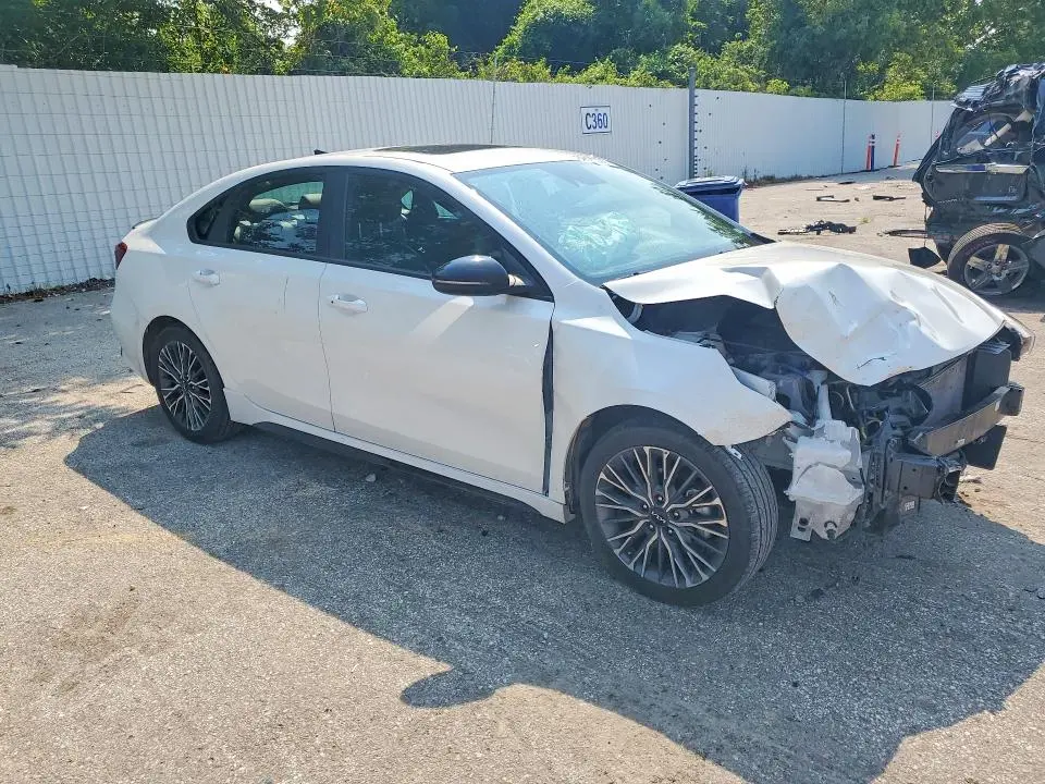 2023 KIA FORTE GT LINE  