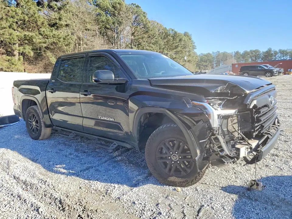 2022 TOYOTA TUNDRA SR5  