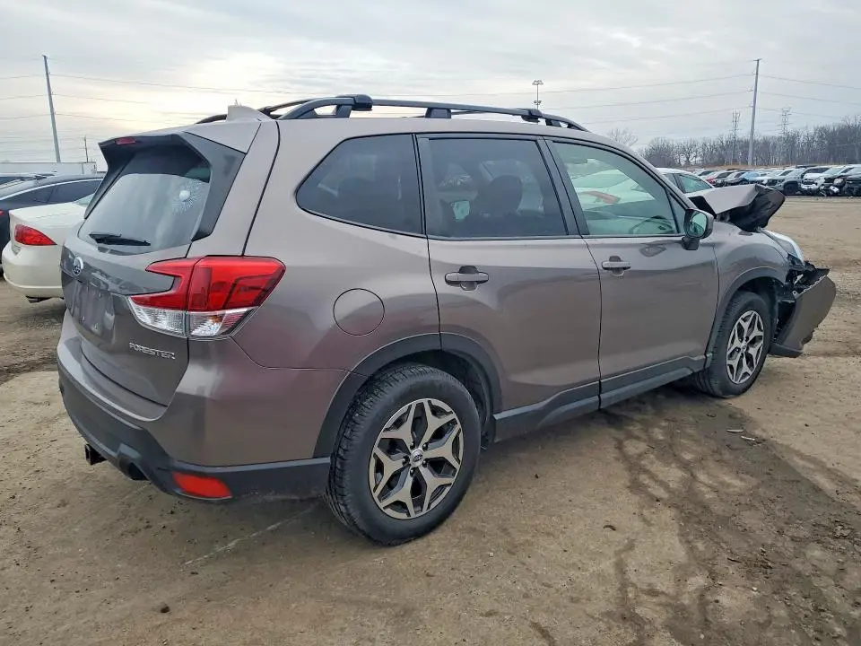 2022 SUBARU FORESTER PREMIUM  