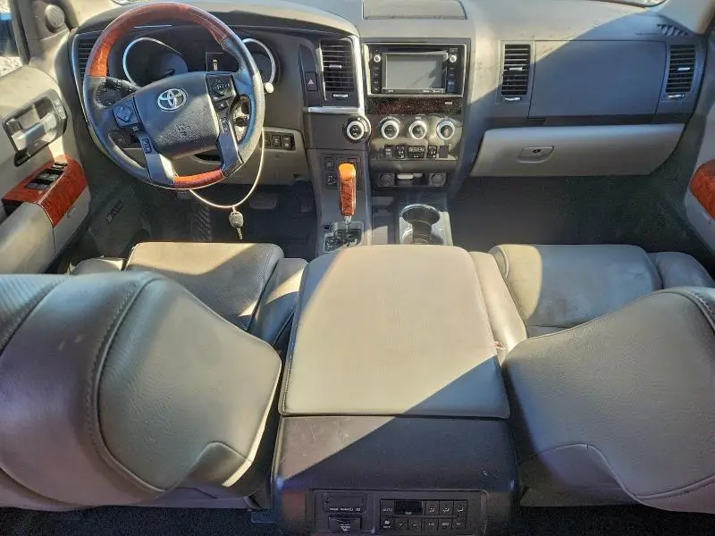 2018 TOYOTA SEQUOIA PLATINUM  