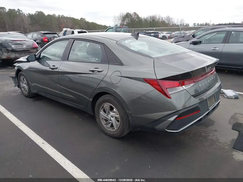 2024 HYUNDAI ELANTRA SE