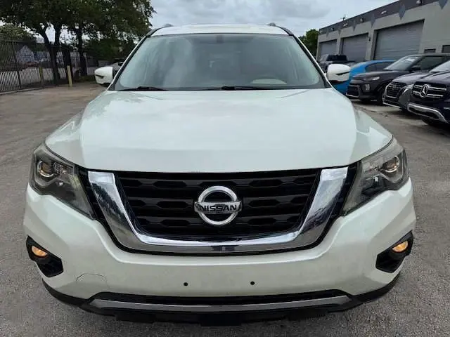 2017 NISSAN PATHFINDER SV  
