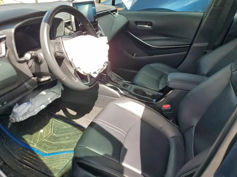 2020 TOYOTA COROLLA XLE  