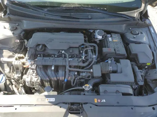 2024 HYUNDAI ELANTRA SE  