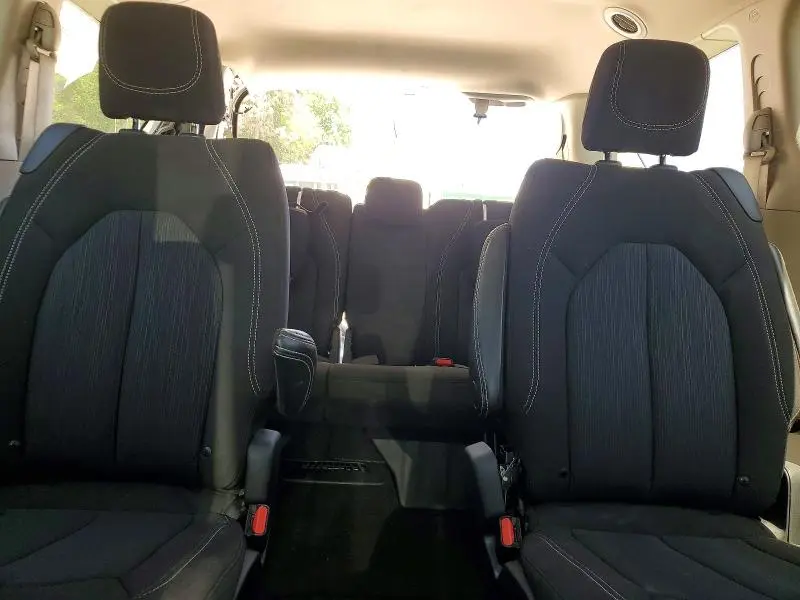 2022 CHRYSLER VOYAGER LX  