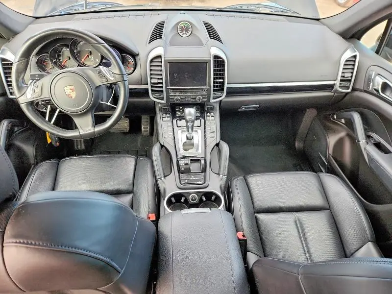 2014 PORSCHE CAYENNE   