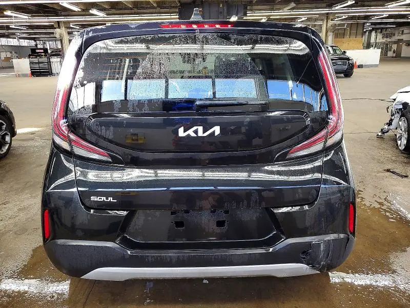 2025 KIA SOUL LX  