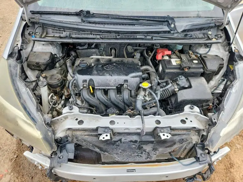 2015 TOYOTA YARIS 5-DOOR SE  
