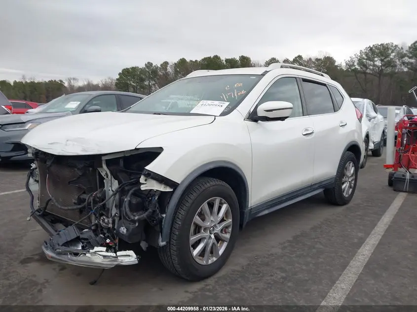 2018 NISSAN ROGUE SV