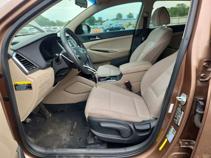 2016 HYUNDAI TUCSON SE  