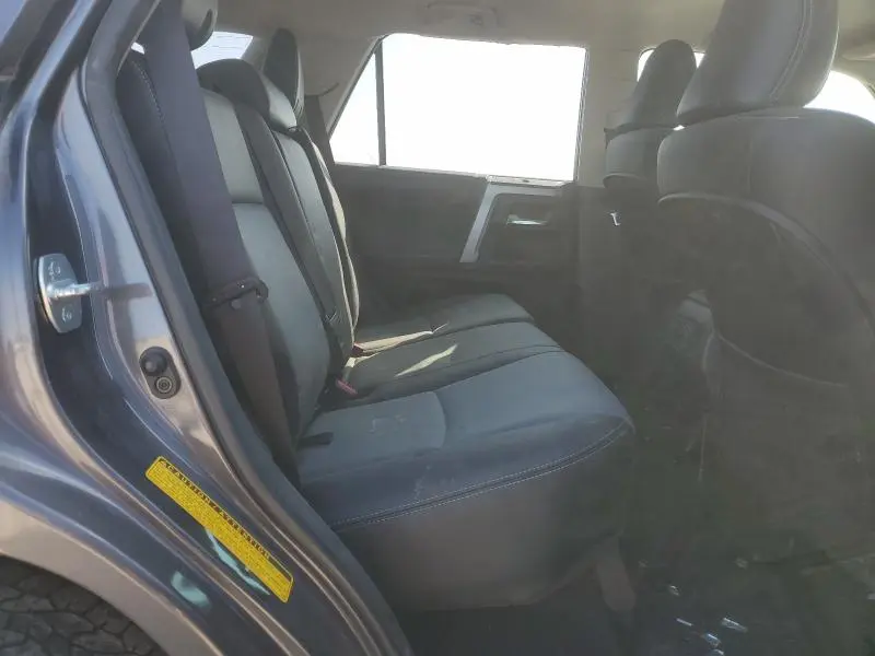 2016 TOYOTA 4RUNNER SR5  