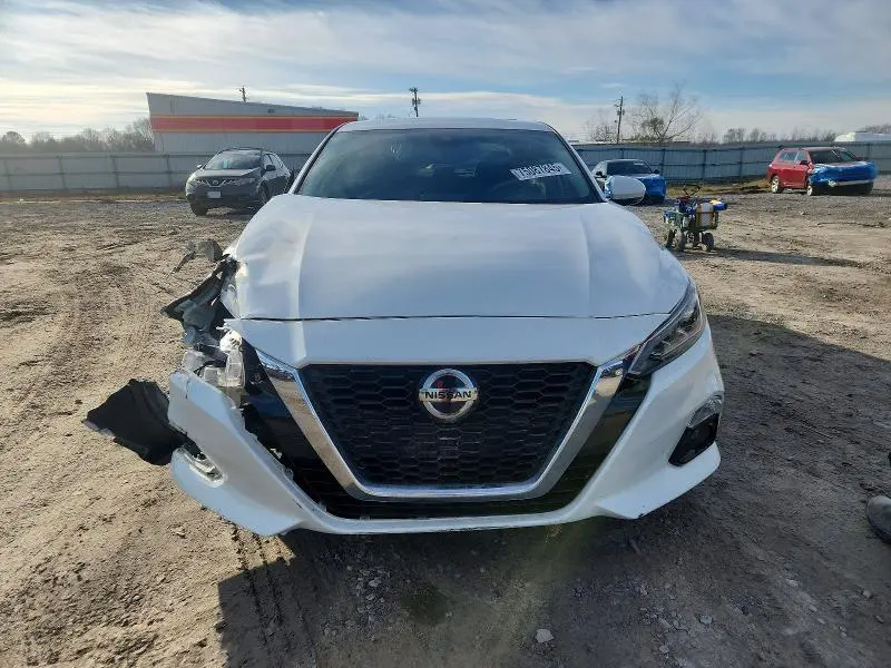 2019 NISSAN ALTIMA SV  