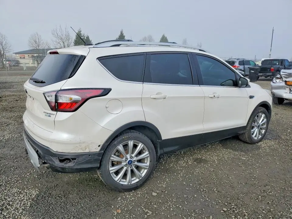 2017 FORD ESCAPE TITANIUM  