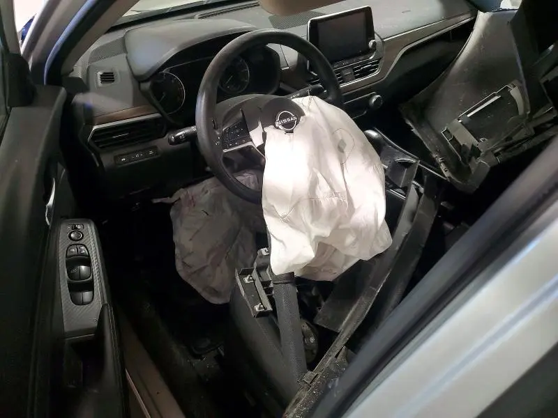 2024 NISSAN ALTIMA SV  