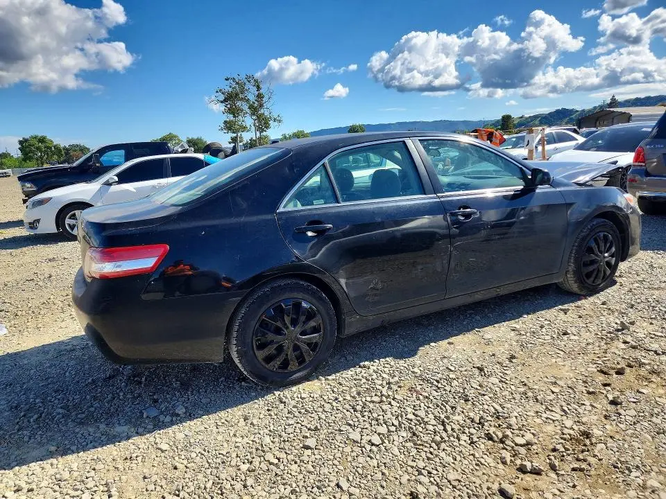 2011 TOYOTA CAMRY LE  