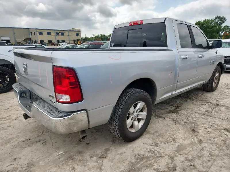 2015 RAM 1500 SLT  