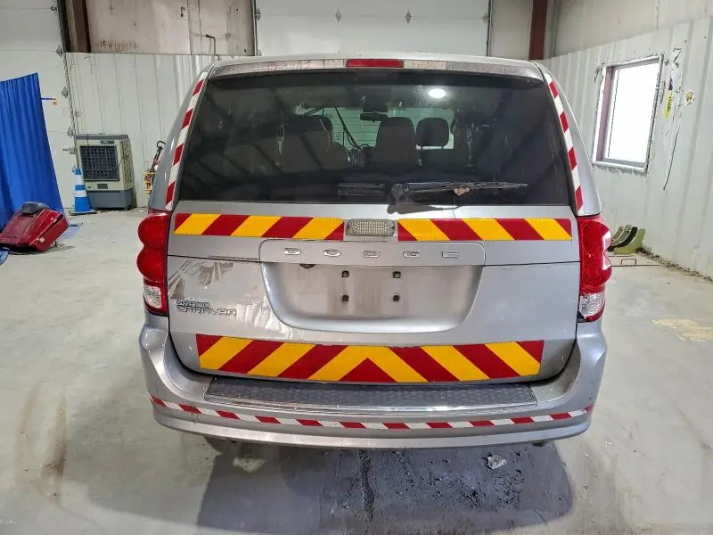 2017 DODGE GRAND CARAVAN SE  