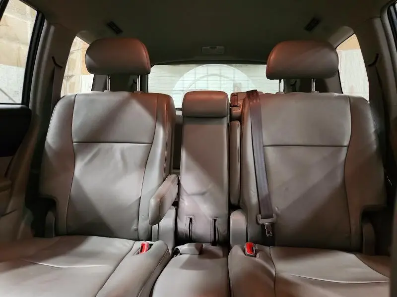 2011 TOYOTA HIGHLANDER SE  