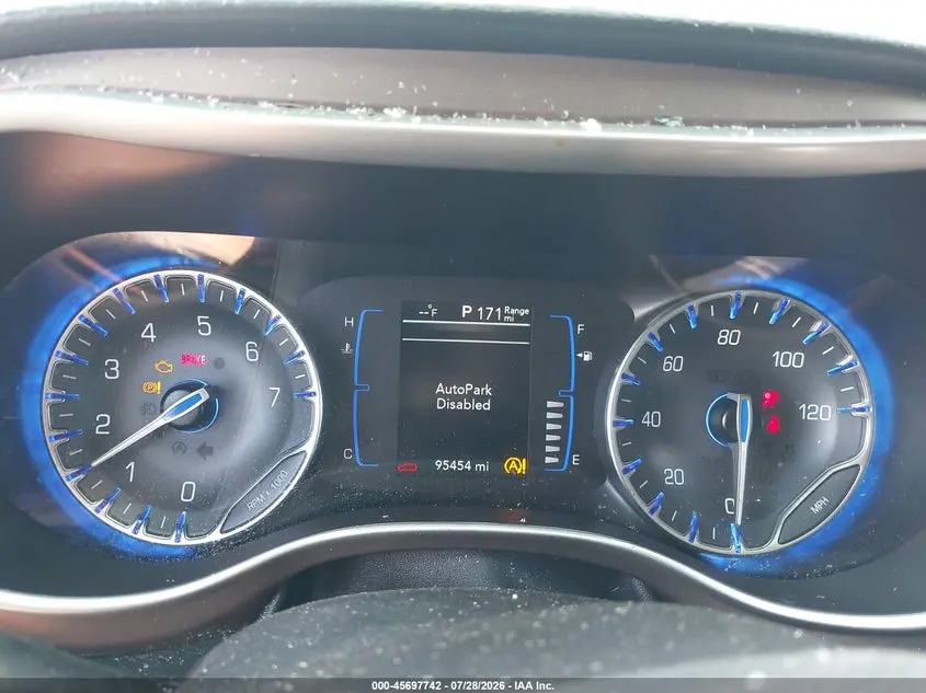 2021 CHRYSLER VOYAGER LXI