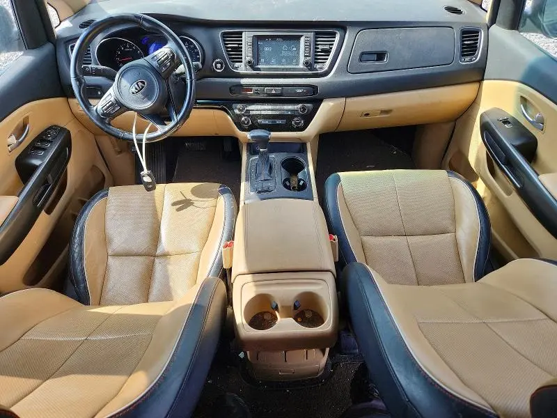 2018 KIA SEDONA LX  