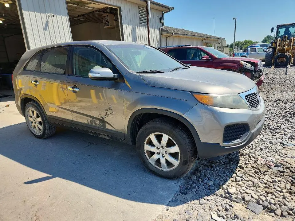 2013 KIA SORENTO LX  
