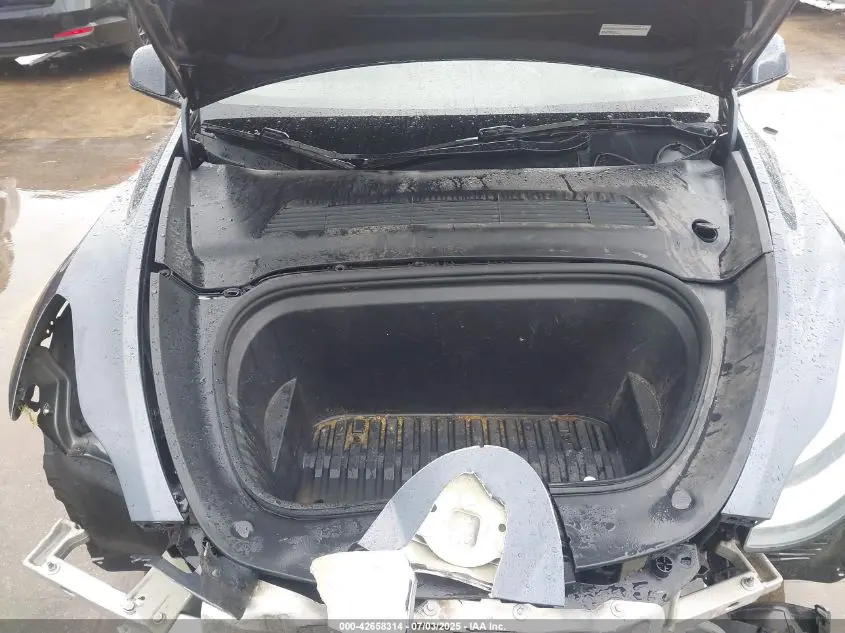 2022 TESLA MODEL Y LONG RANGE DUAL MOTOR ALL-WHEEL DRIVE