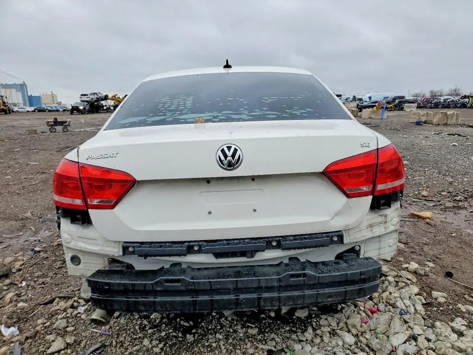 2013 VOLKSWAGEN PASSAT   