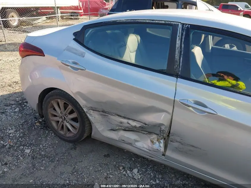 2016 HYUNDAI ELANTRA SE