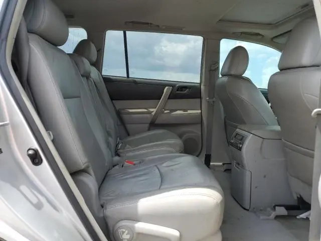 2010 TOYOTA HIGHLANDER SE  