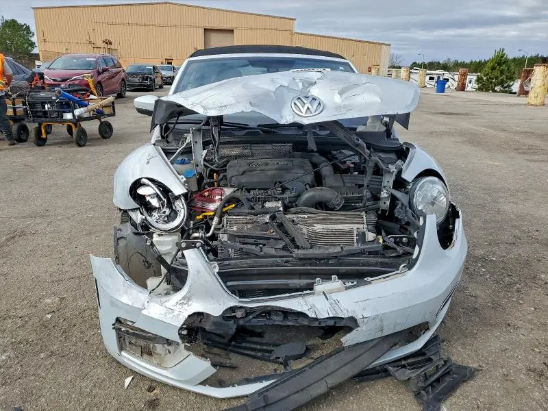 2017 VOLKSWAGEN BEETLE S/SE  